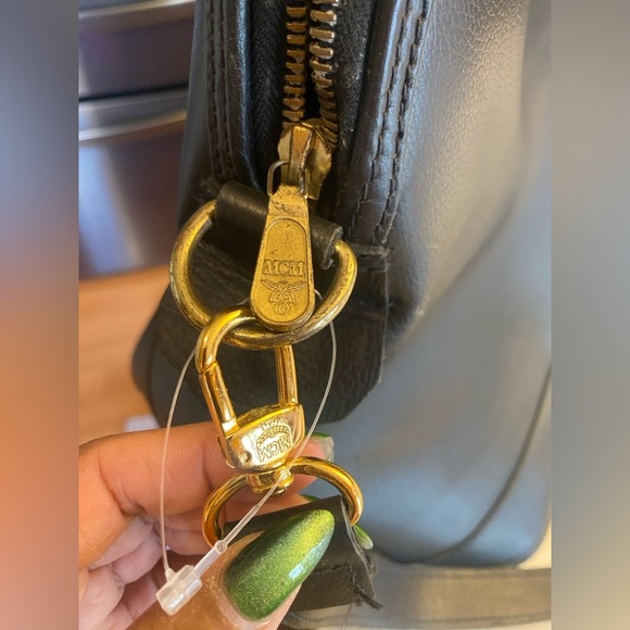 MCM Traveler Weekender Bag w/Adjustable Strap and COA, Vintage. EUC - Picture 11 of 16